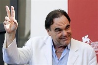 Oliver Stone tiene varios proyectos en consideración incluyendo una secuela de "Wall Street"